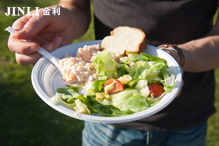 金利集成灶與傳統(tǒng)油煙機(jī)哪個(gè)好？消費(fèi)者該怎樣選擇？