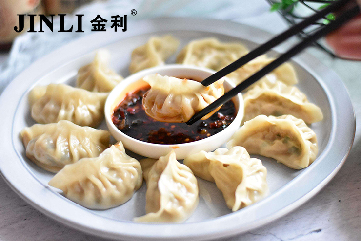 廚房是個(gè)干凈整潔的地方，那我們應(yīng)該如何正確選擇集成灶呢？